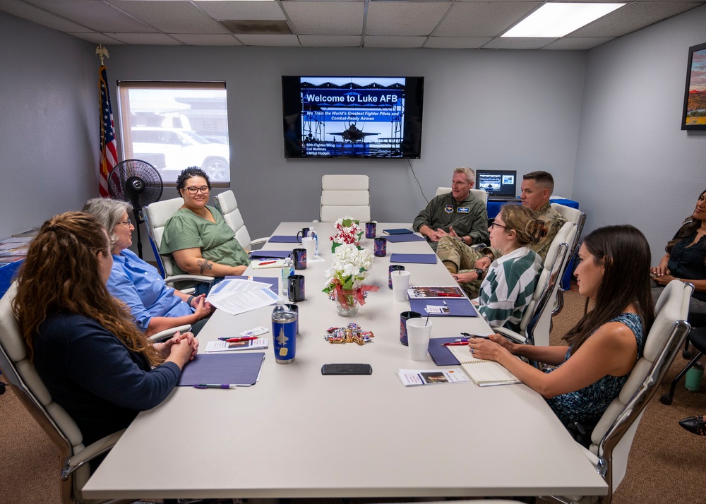 Heart Link Spouse Orientation connects military spouses to Luke AFB’s mission