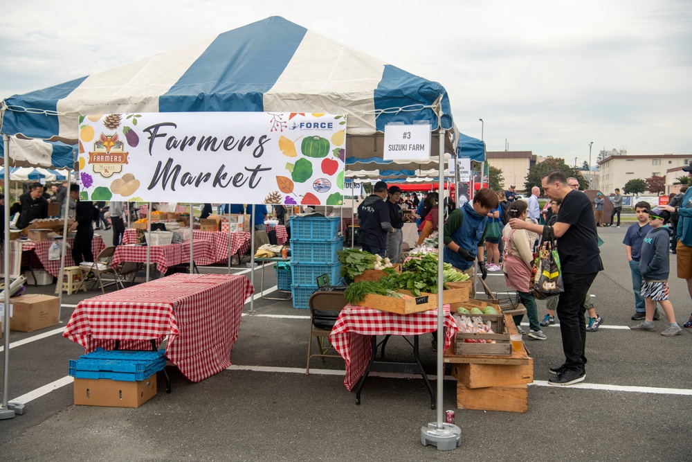 Yokota hosts its first farmers market