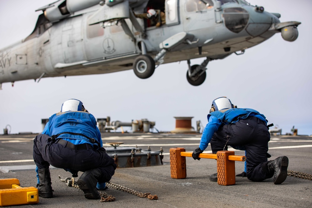 USS Ramage Conducts Flight Operations