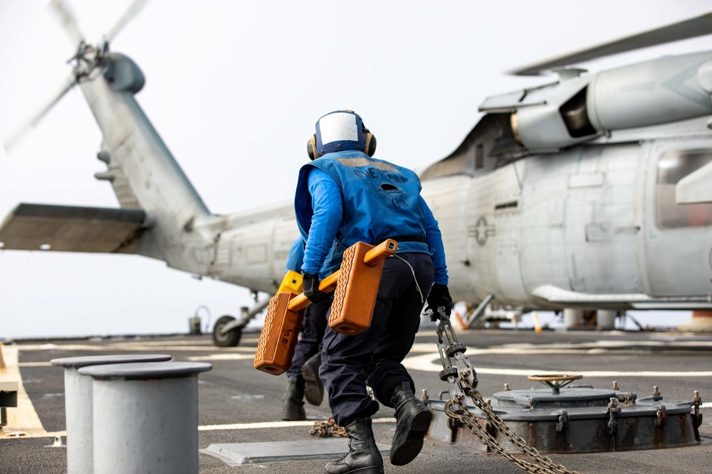 USS Ramage Conducts Flight Operations