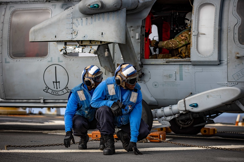 USS Ramage Conducts Flight Operations