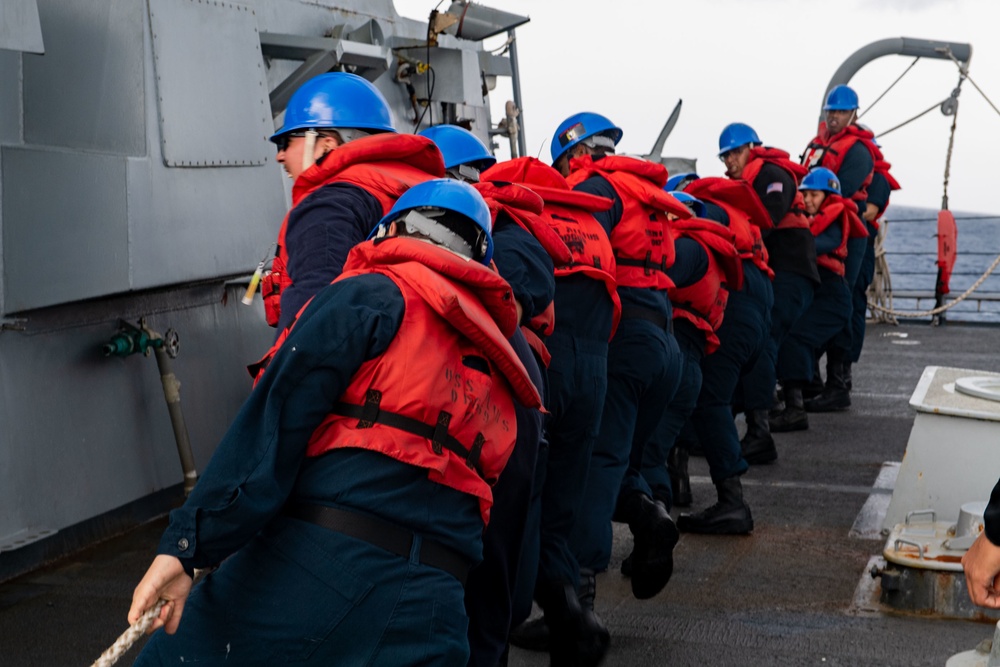 USS Milius RAS with HMAS Stalwart during Exercise Sama Sama-Lumbas 2022