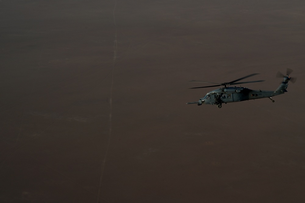 Pave Hawks with the 52nd ERQS Conduct HAAR in Southwest Asia