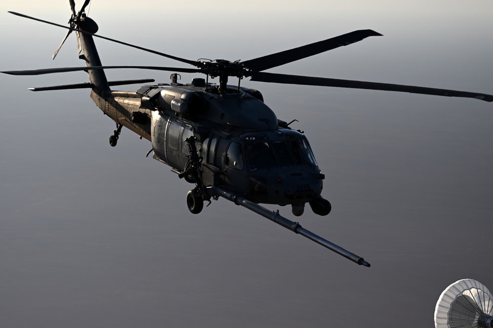 Pave Hawks with the 52nd ERQS Conduct HAAR in Southwest Asia