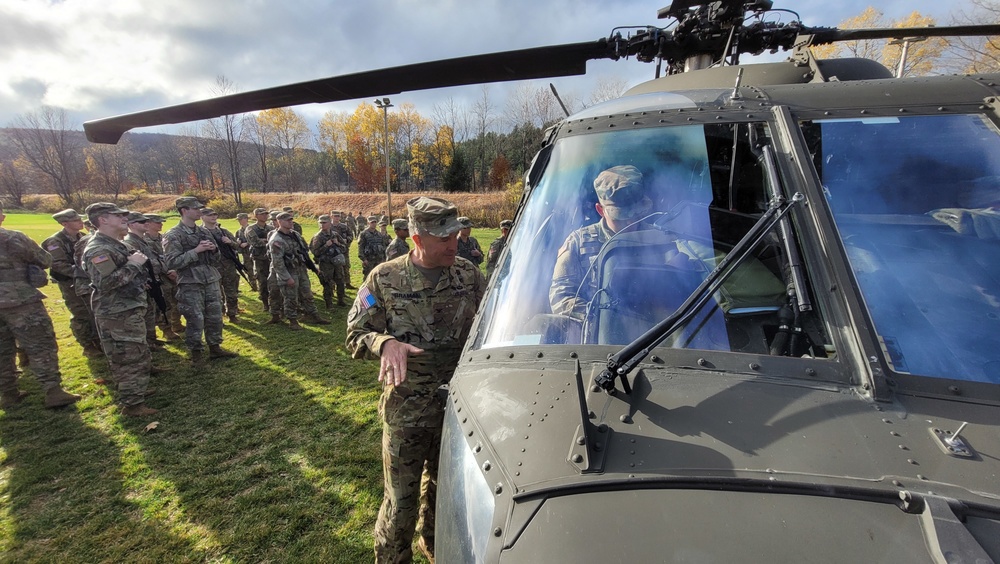 10th Mountain Division deputy commander, 10th CAB team, discuss leadership, Army career opportunities with Norwich University cadets