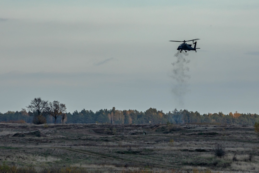 3-6 Cavalry Apaches Maneuver Through Aerial Gunnery