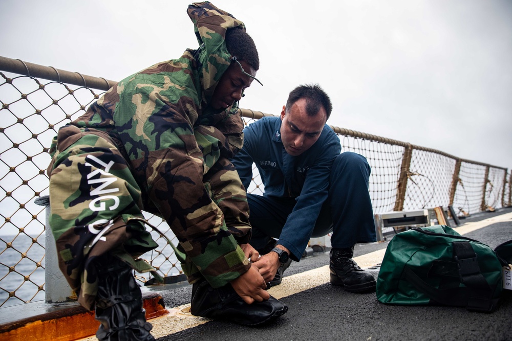 USS Ramage Conducts CBR Drill