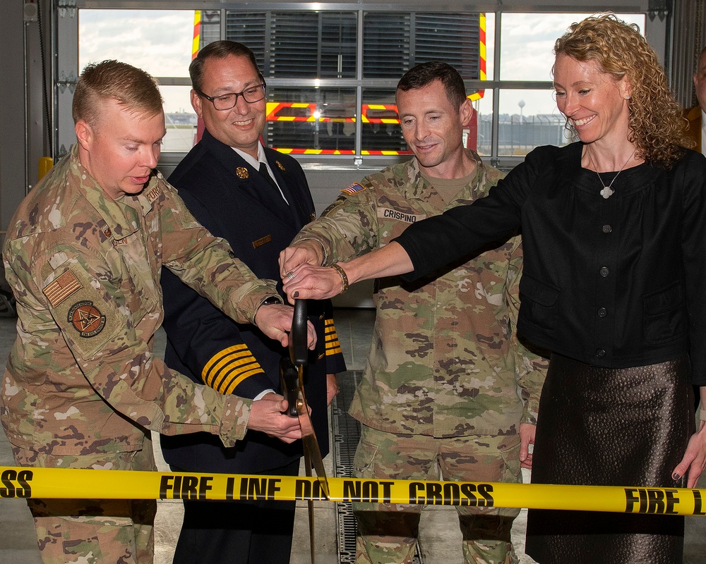 Wright-Batt cuts ribbon on new fire station