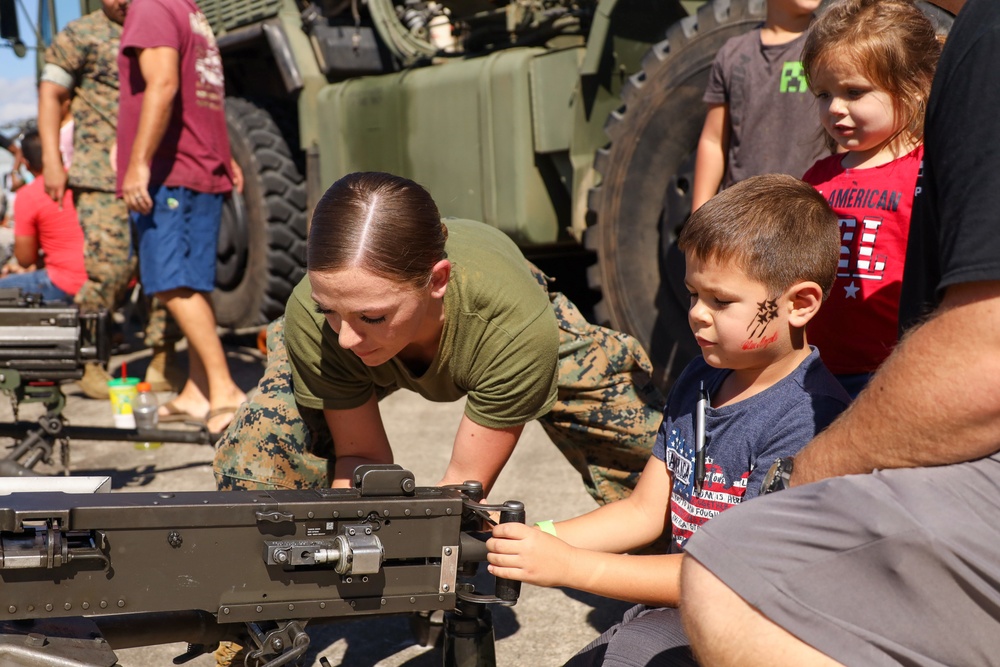 Marine Recruiting Station Jacksonville Takes Part at Blue Angels Air Show