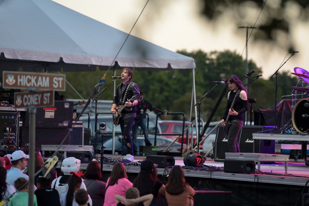 Moody “rocks out” at Fall Fest