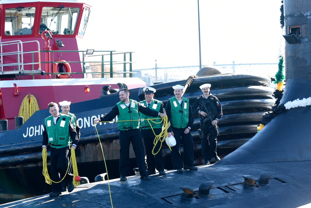 USS North Dakota returns to homeport