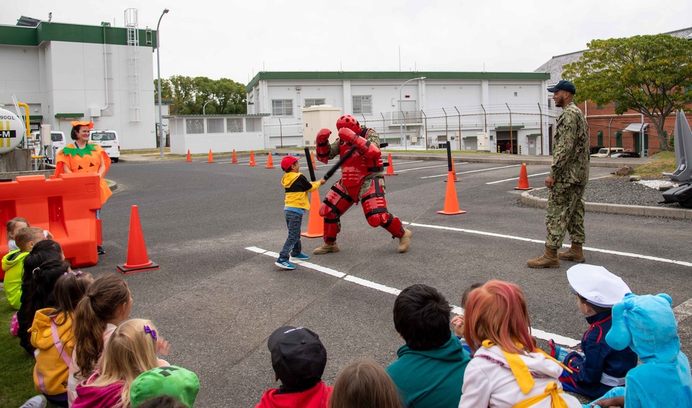 Sasebo Elementary Students Visit CFAS