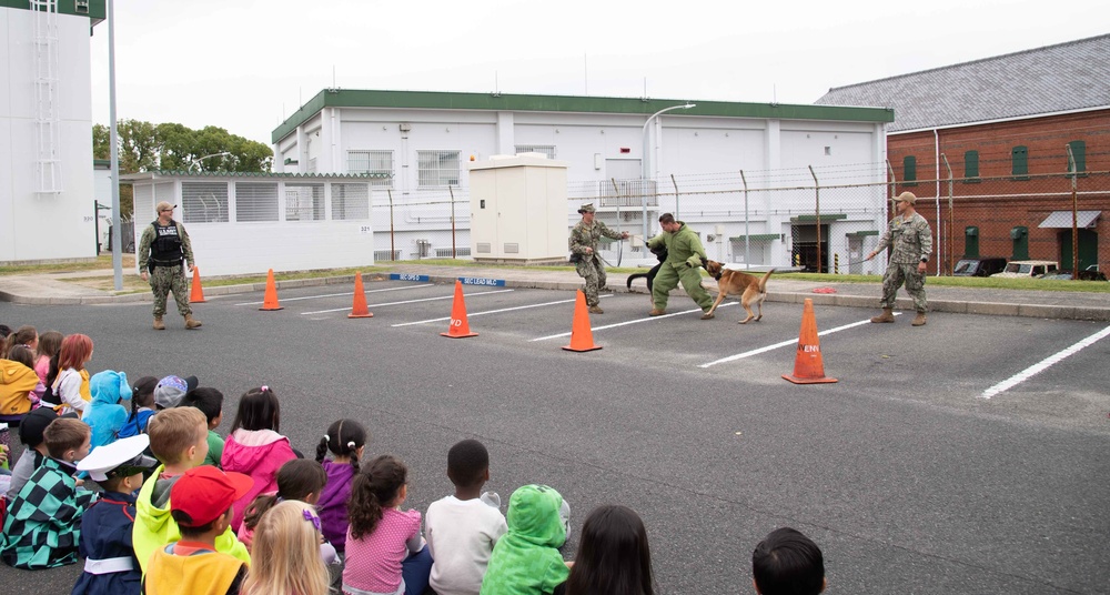 Sasebo Elementary Students Visit CFAS