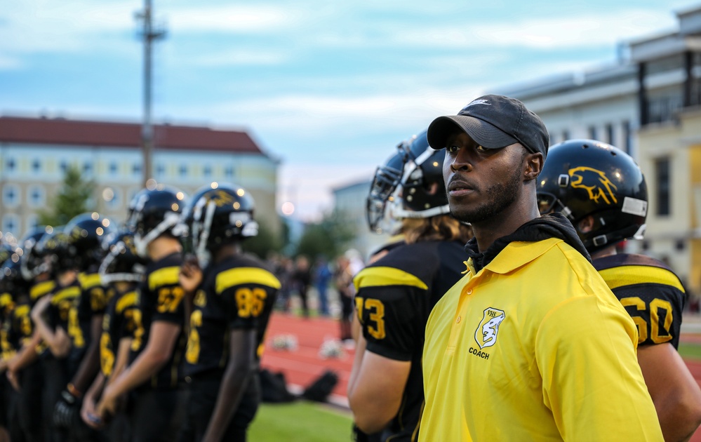 Soldiers mentor Vicenza football players on and off the field