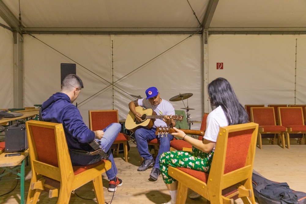 New York National Guard Soldiers Learn Guitar While Deployed