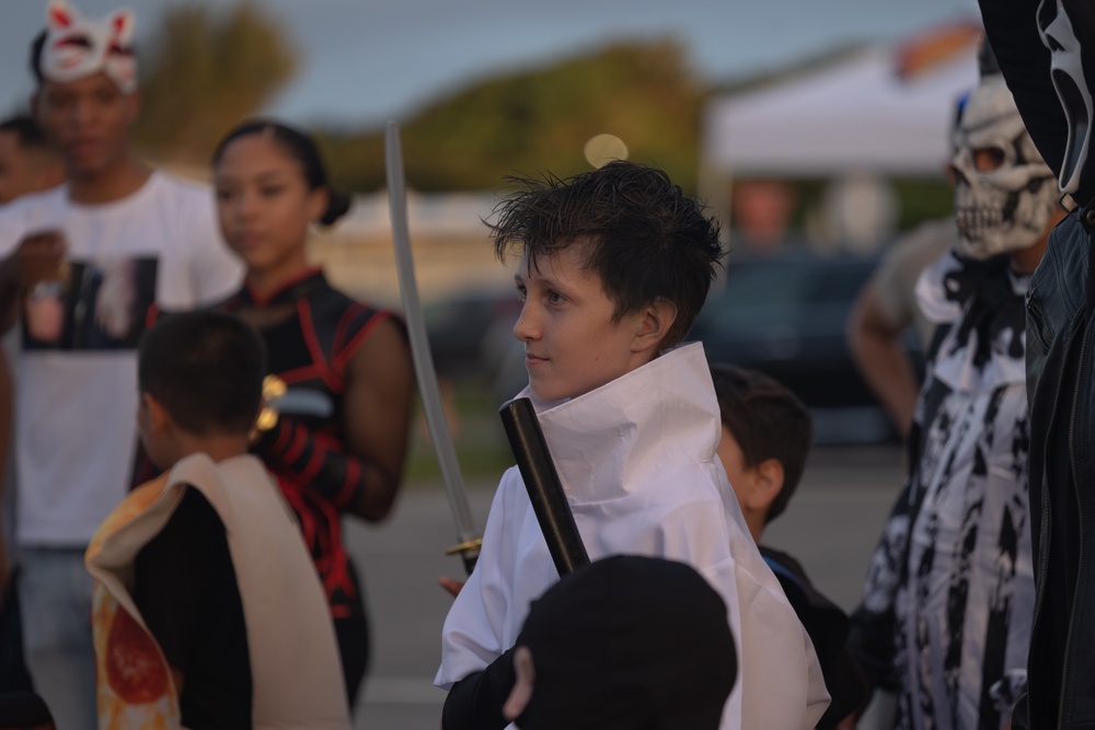 III Marine Expeditionary Force Support Battalion hosts trunk-or-treat