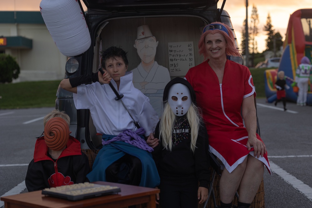 III Marine Expeditionary Force Support Battalion hosts trunk-or-treat