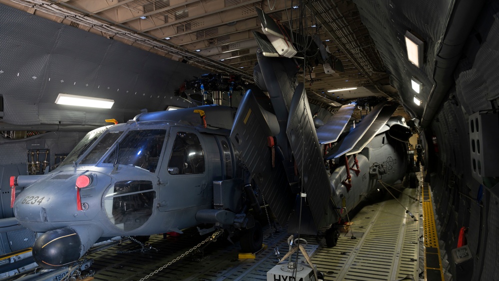 Airmen Unload Cargo off A C-5M Galaxy