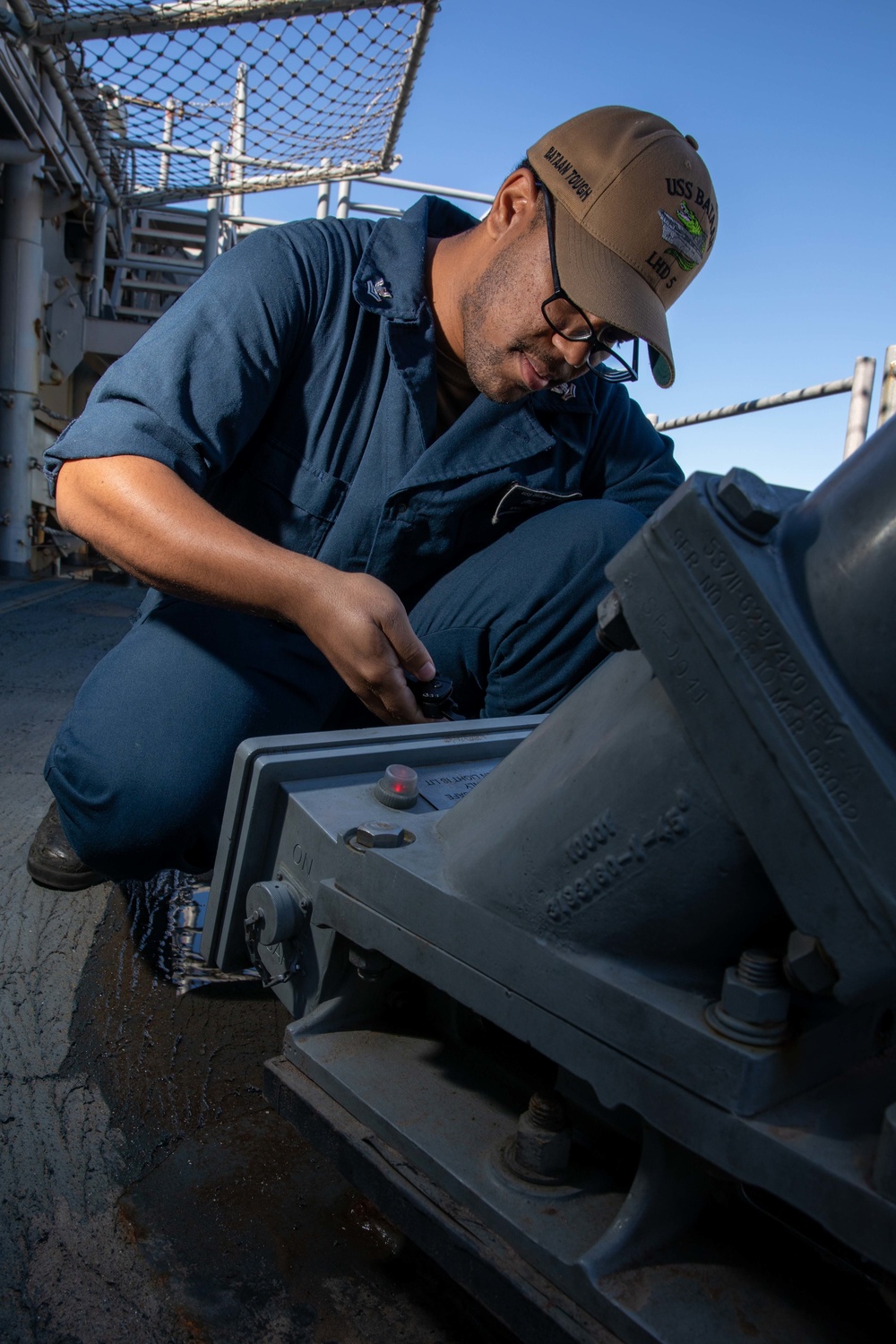 BATAAN Sailors conduct maintenance