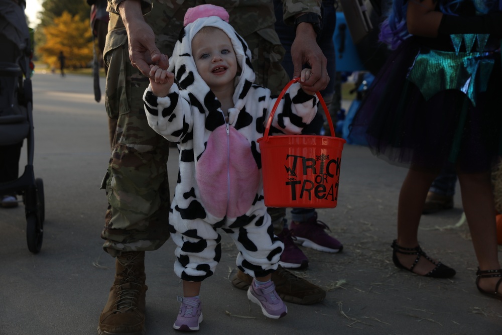 3rd Division Sustainment Brigade hosts a Trunk or Treat