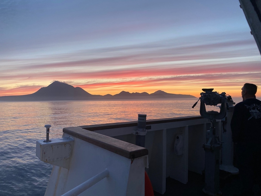 Honolulu-based Coast Guard cutter returns home following a 101-day Arctic and Bering Sea patrol