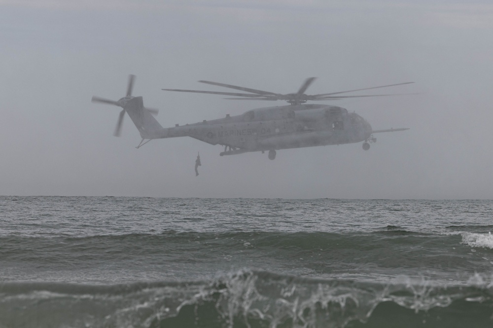 26th MEU Maritime Special Purpose Force Conducts Helocast Training