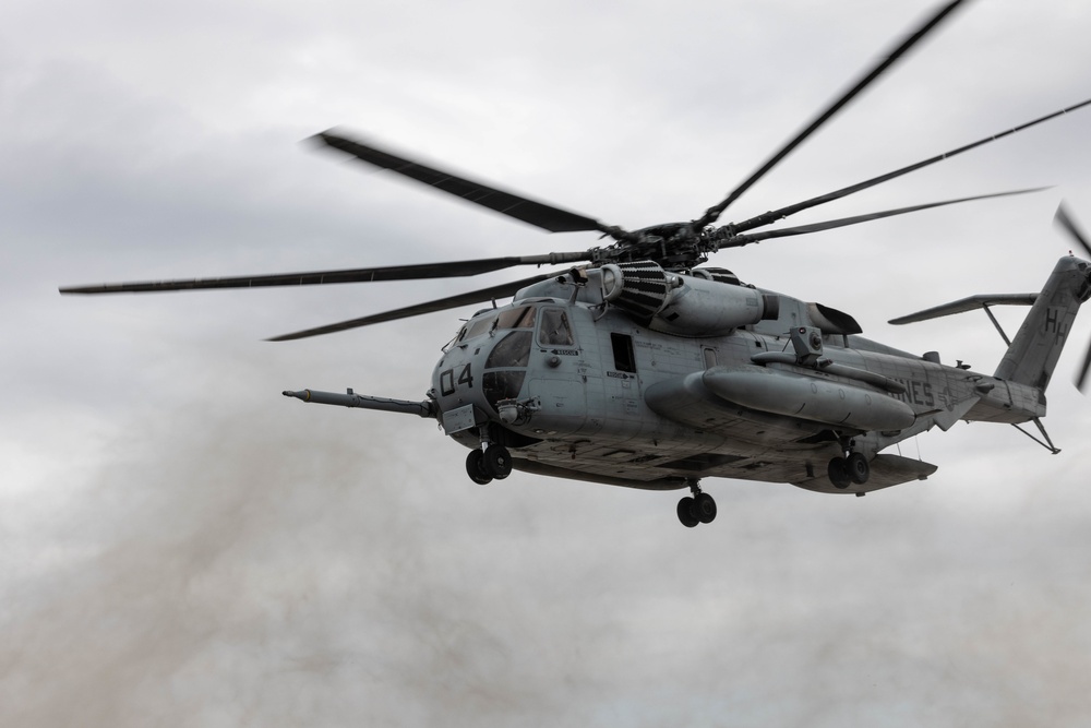 26th MEU Maritime Special Purpose Force Conducts Helocast Training