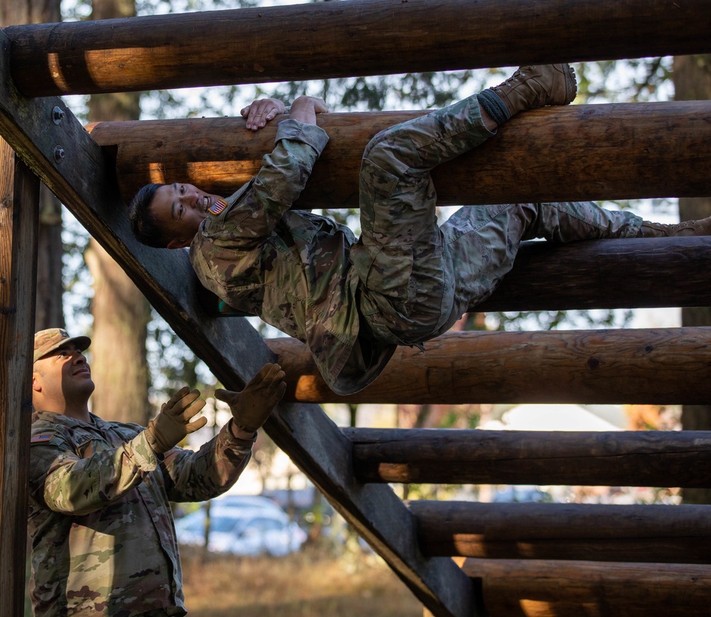 Soldiers compete in Medical Readiness Command, Pacific’s Best Medic Competition at JBLM