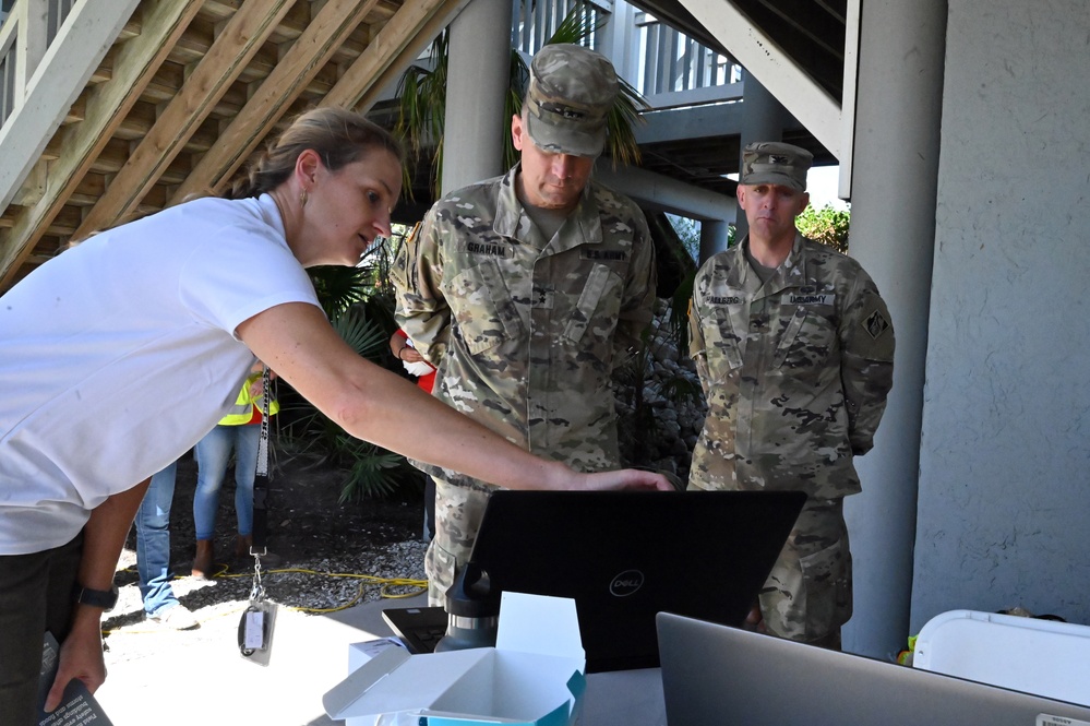 USACE leader visits Hurricane Ian volunteers