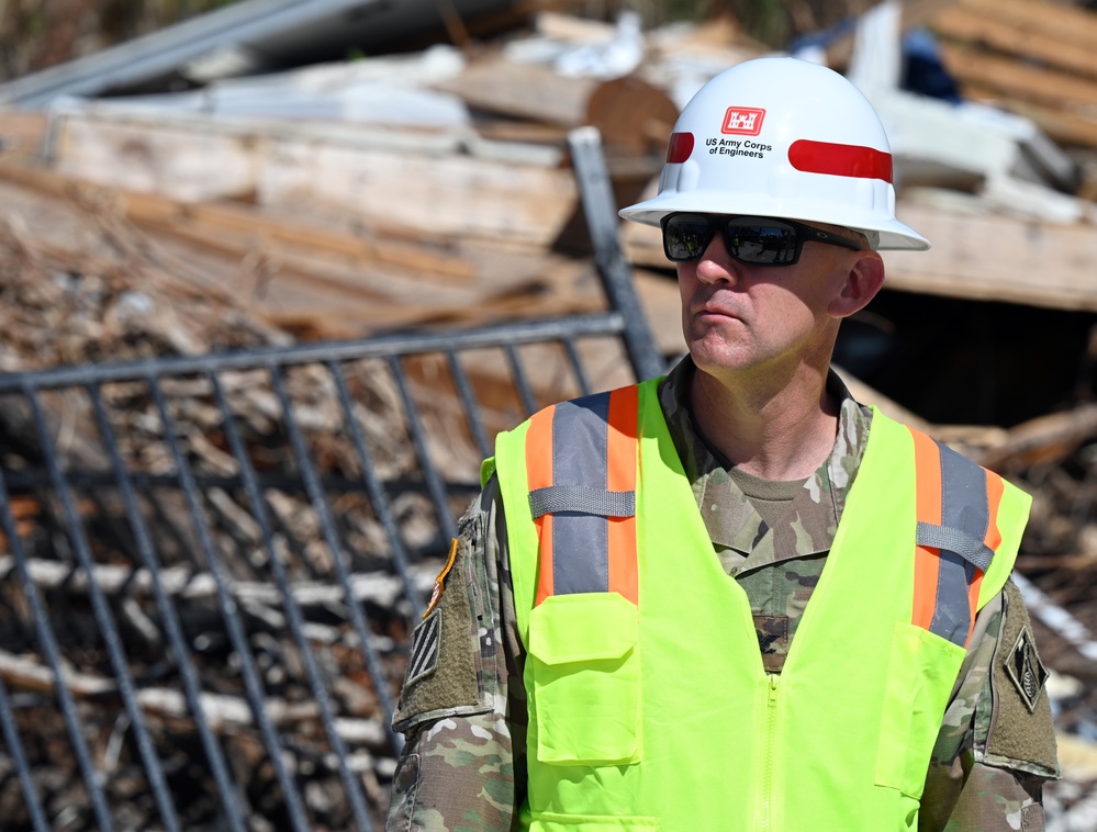 USACE leader visits Hurricane Ian volunteers