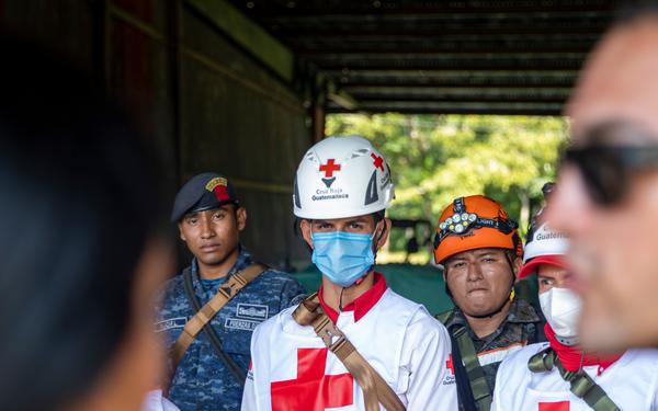 U.S. AND GUATEMALAN SERVICE MEMBERS PARTICIPATE IN DISASTER RELIEF TRAINING