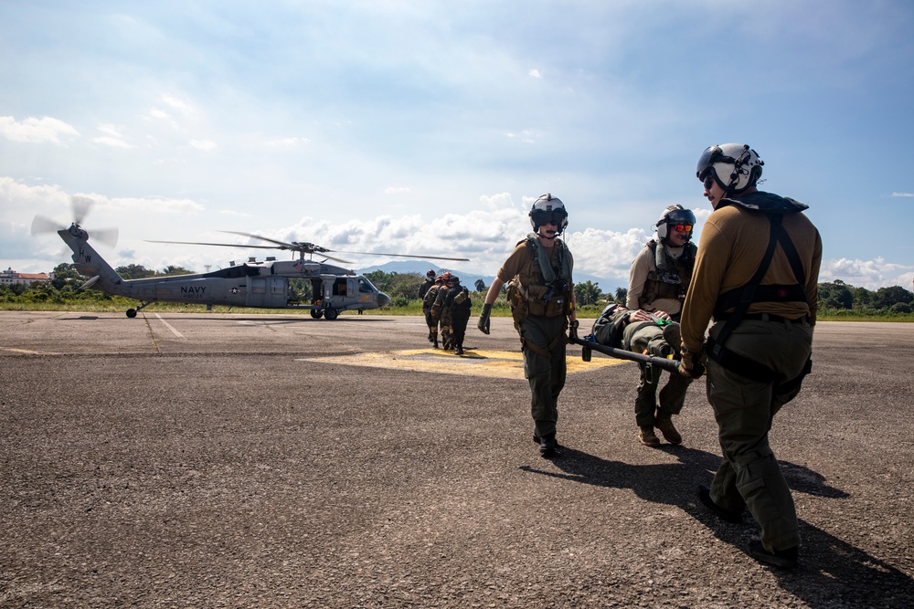 U.S. AND GUATEMALAN SERVICE MEMBERS PARTICIPATE IN DISASTER RELIEF TRAINING