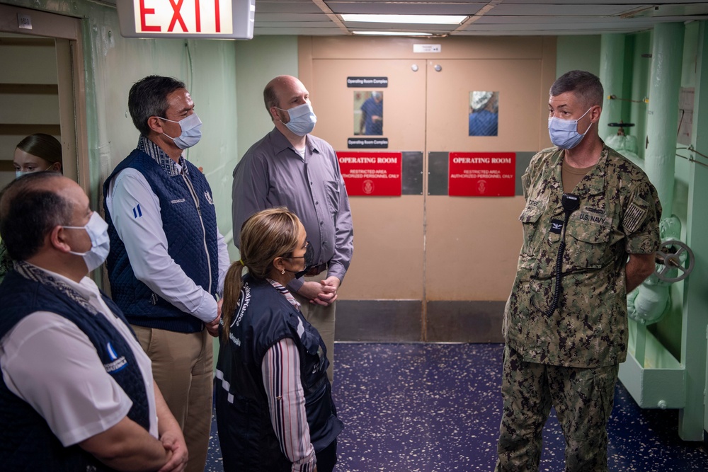 CP22 - Embassy, Guatemala Military, Officials Tour USNS Comfort