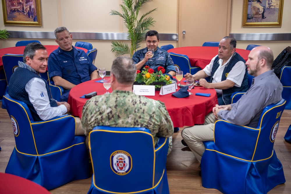 CP22 - Embassy, Guatemala Military, Officials Tour USNS Comfort