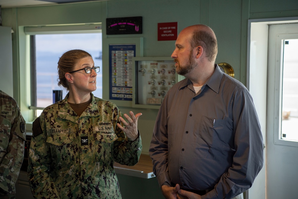 CP22 - Embassy, Guatemala Military, Officials Tour USNS Comfort