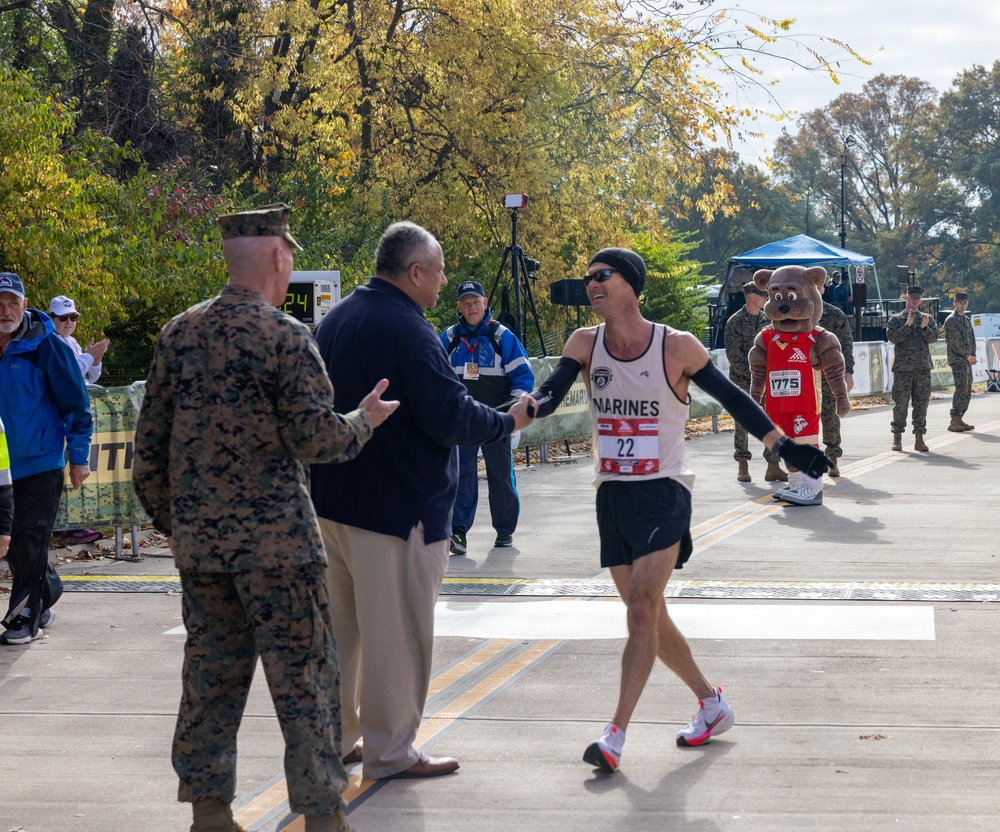 Secretary of the Navy visits the 47th Marine Corps Marathon