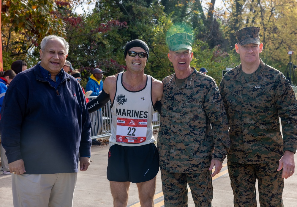 Secretary of the Navy visits the 47th Marine Corps Marathon