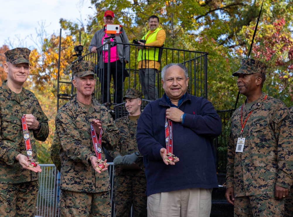 Secretary of the Navy visits the 47th Marine Corps Marathon