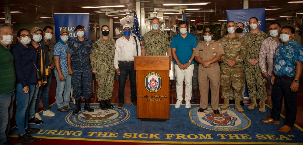 IZABAL GOVERNOR VISITS USNS COMFORT