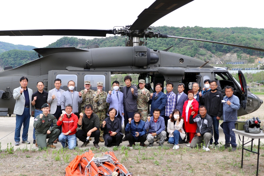 2-2 Assault Helicopter Battalion Meets with Leaders of Pocheon