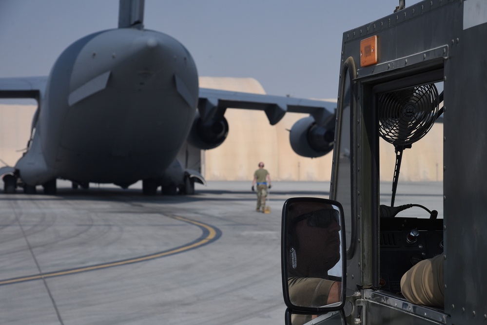 DVIDS - Images - 380 ELRS/ATF Cargo unload and load [Image 1 of 5]