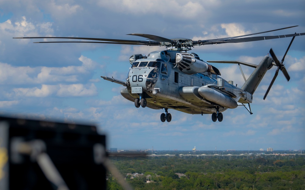 Marine training unit partners with Coast Guard to conduct search and rescue training