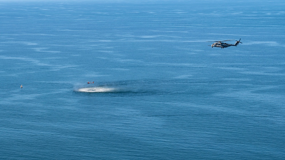 Marine training unit partners with Coast Guard to conduct search and rescue training