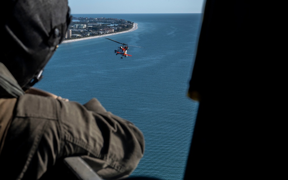 Marine training unit partners with Coast Guard to conduct search and rescue training