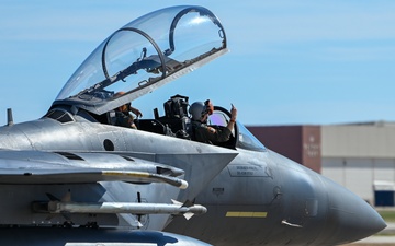 F-15s stop at Tinker Air Force Base