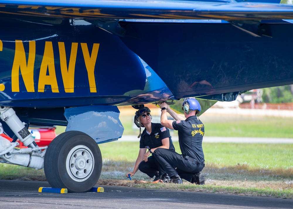 DVIDS Images The Navy Flight Demonstration Squadron, the Blue