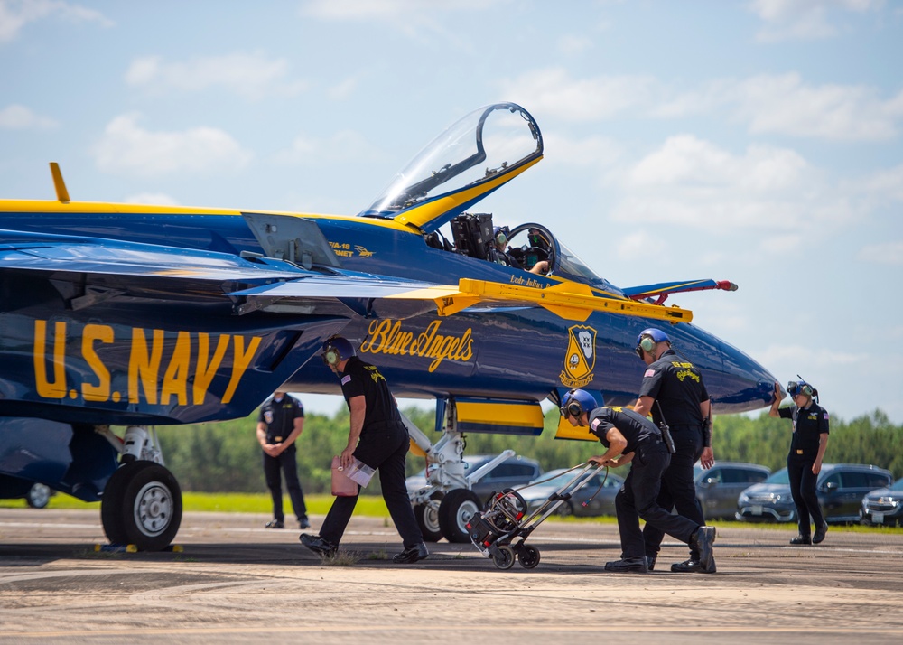 DVIDS Images The Navy Flight Demonstration Squadron, the Blue