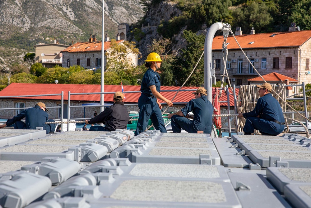 USS Leyte Gulf (CG 55) Arrives in Dubrovnik, Croatia