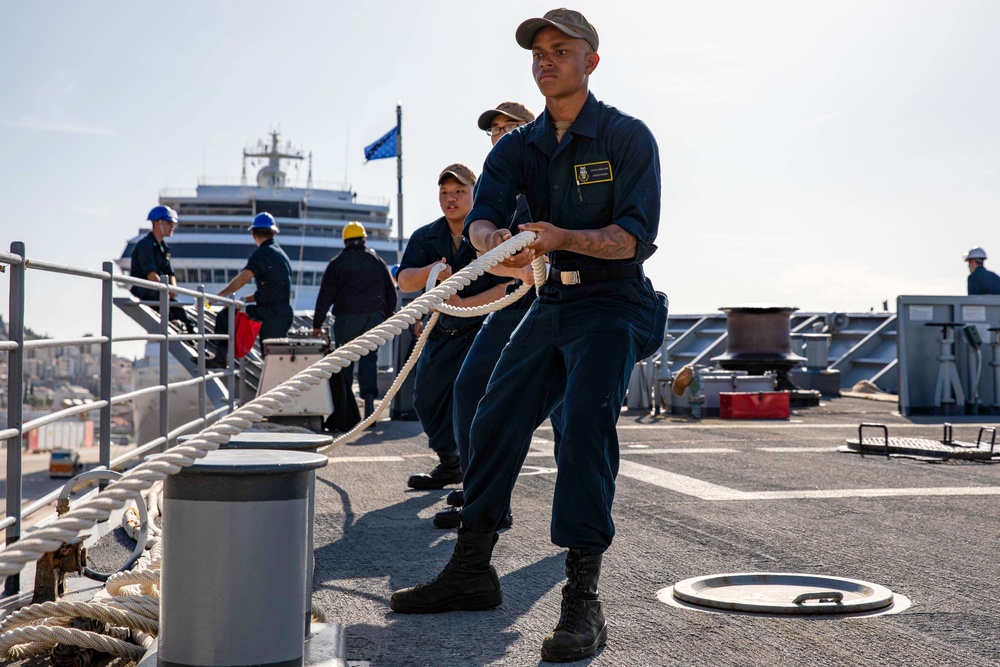 USS Leyte Gulf (CG 55) Arrives in Dubrovnik, Croatia