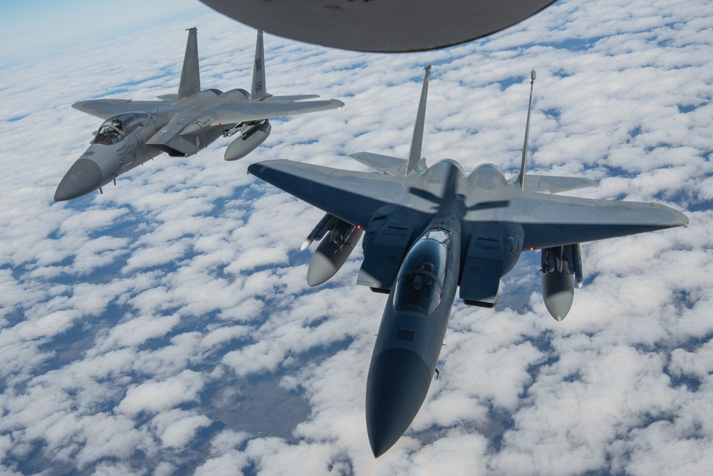 MA, ME ANG perform aerial refueling training exercise